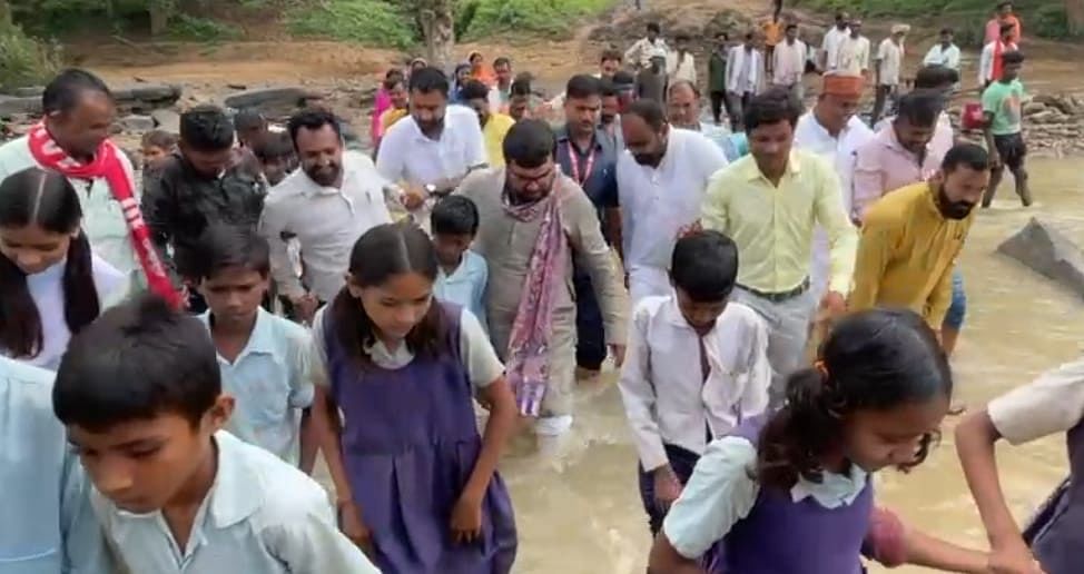 Chhindwara MP Vivek Bunty Sahu crossed river to listen to problems organised Chaupal at night