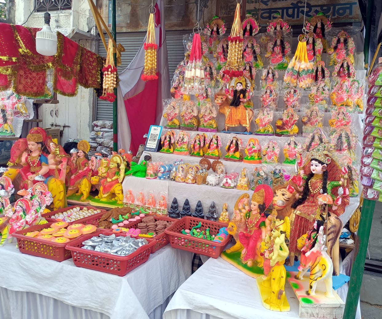 Women of Shamli are liking the idols of Maa Durga made in Calcutta and Agra