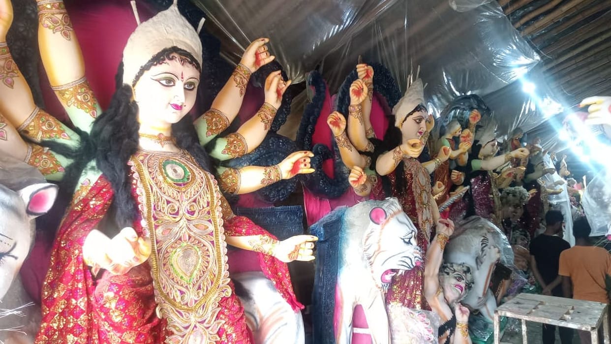 Puja pandals started taking shape, artisans busy making idols