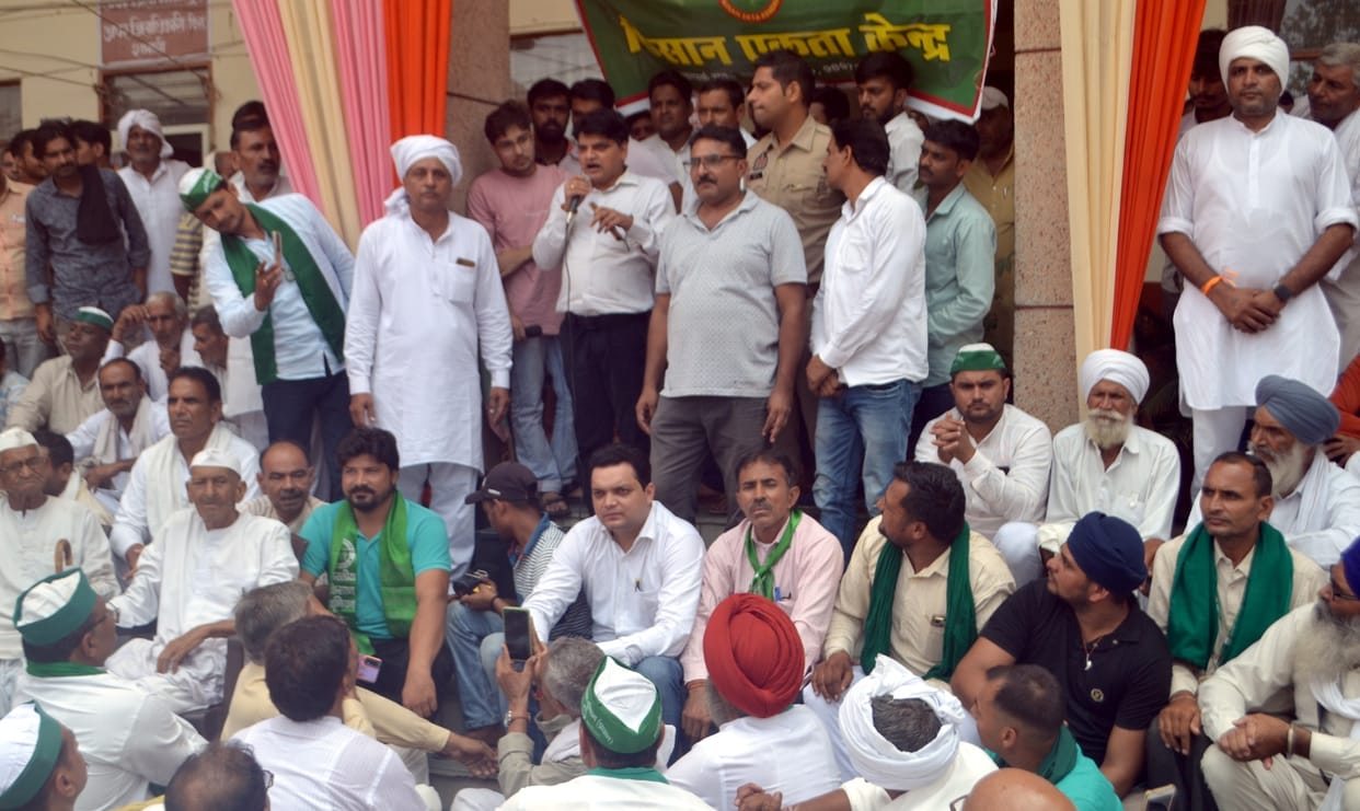 Farmers staged a protest in the Collectorate demanding payment of dues and protesting against smart meters.