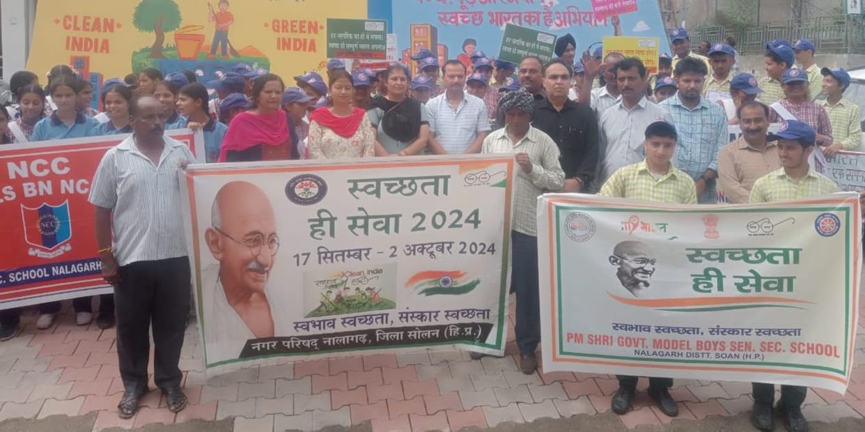NP with school students 

Cleanliness Fortnight launched