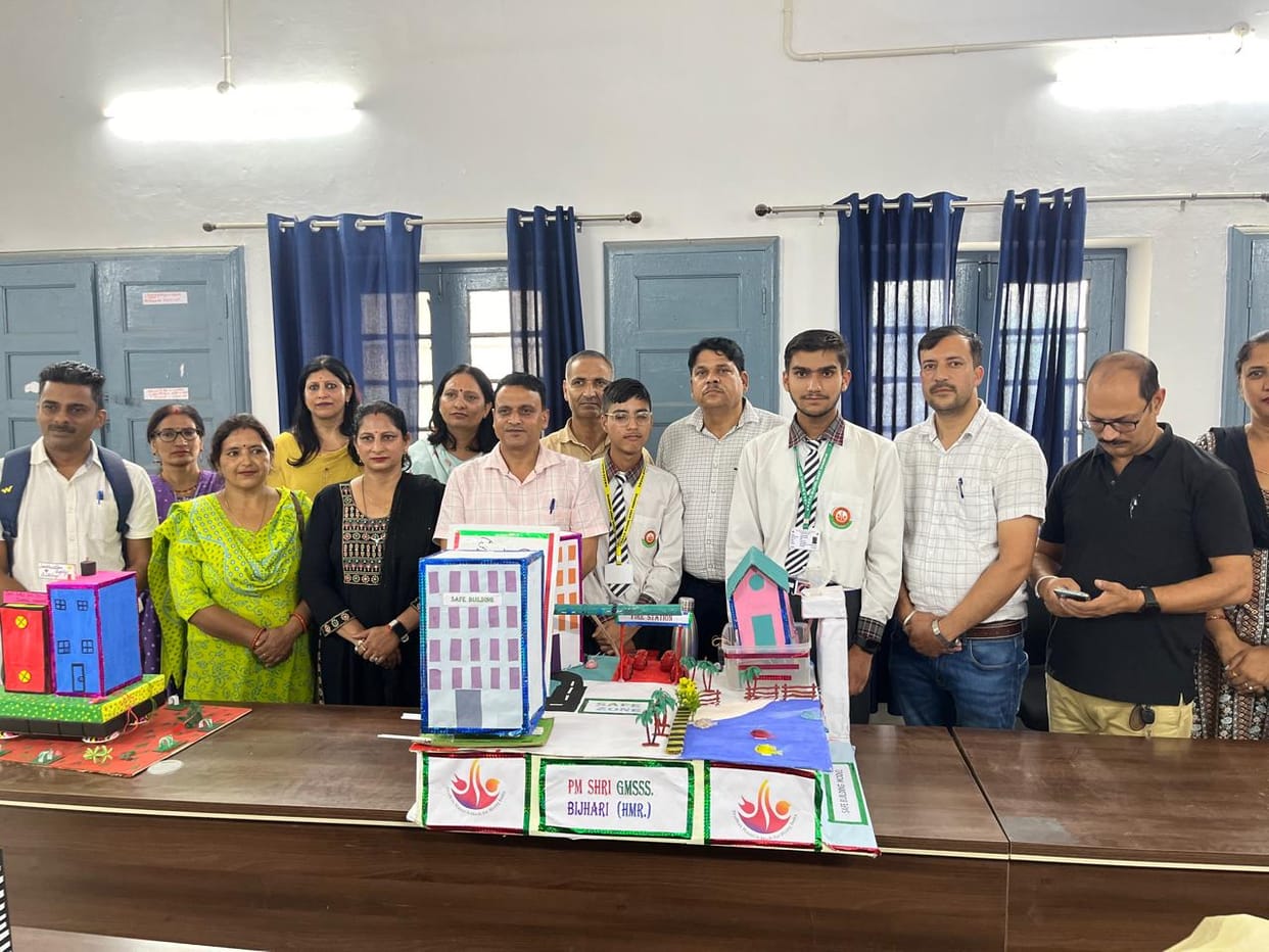 Karthik and Anshika Kumari first in model exhibition competition