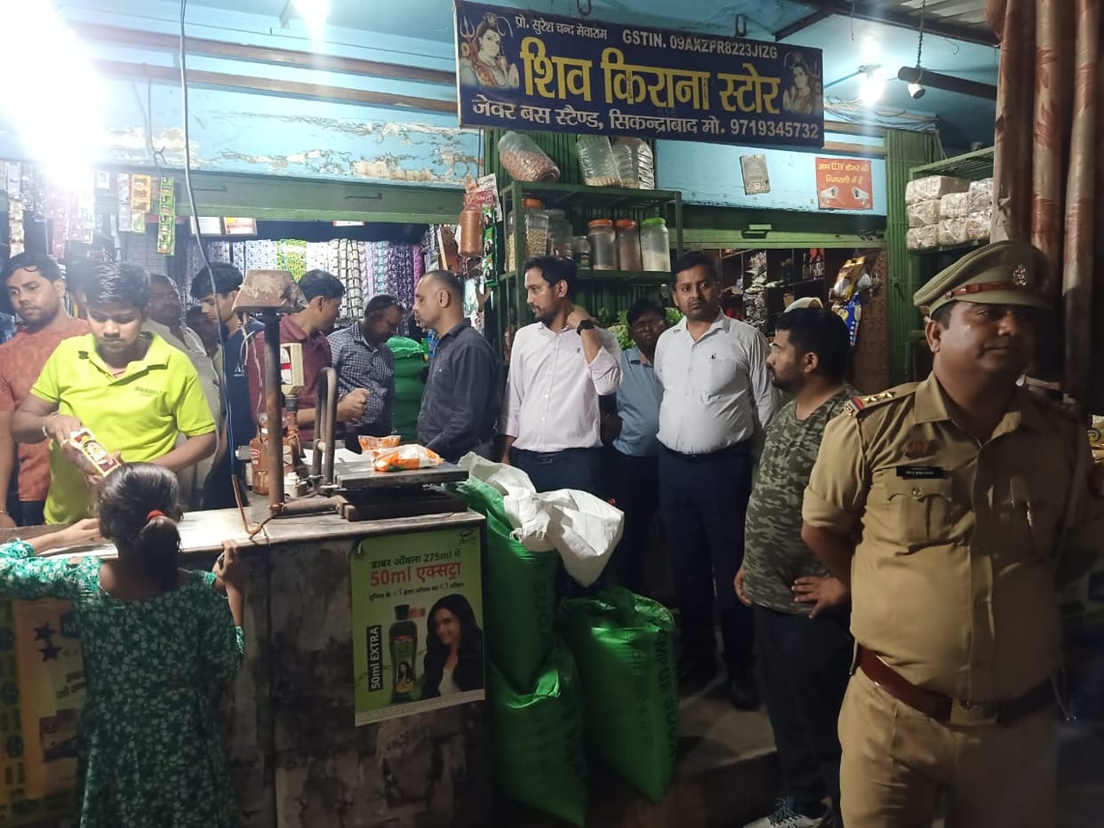 1.70 quintals of fake ghee recovered from wholesale grocery store, warehouse sealed