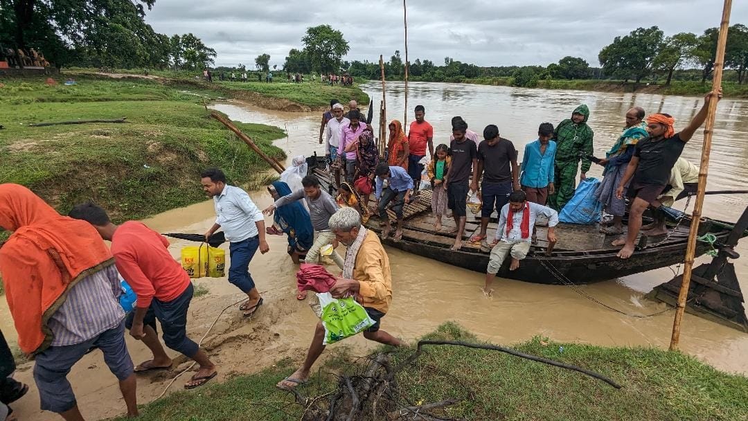 Water level of Rohin river increased, the wire to take the boat broke