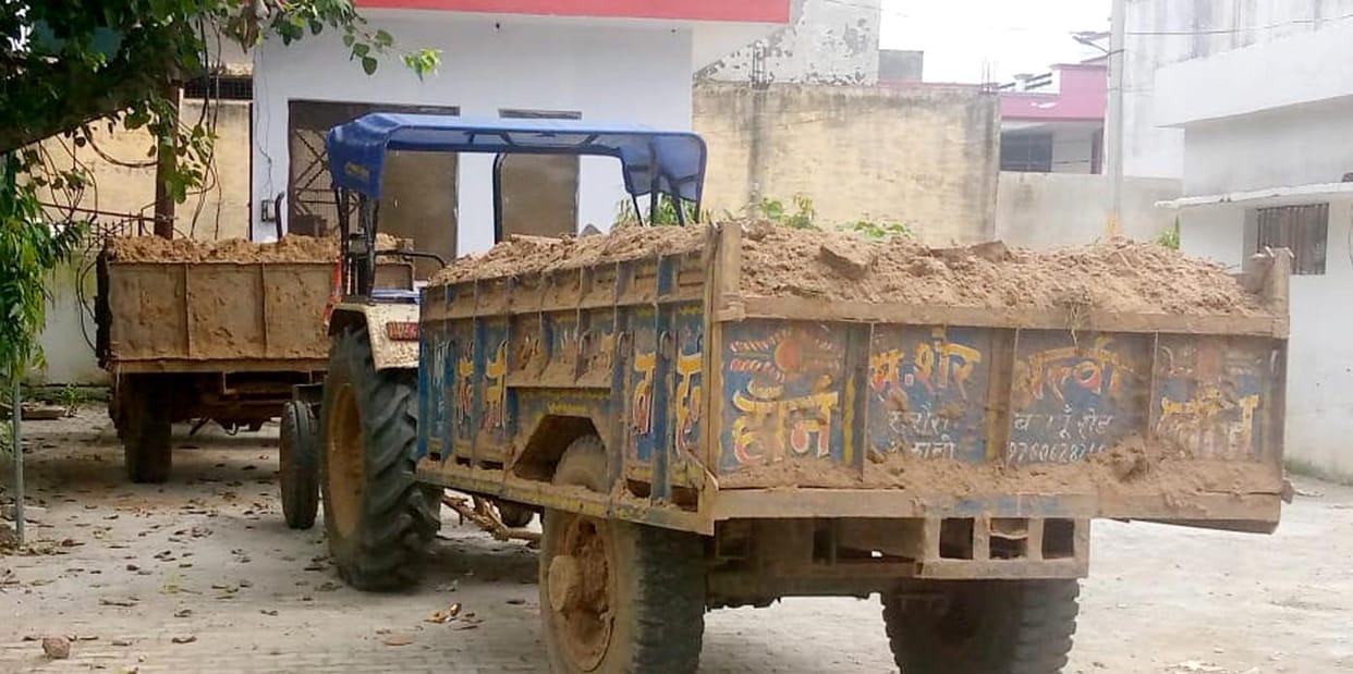 Police caught a tractor-trolley loaded with sand, suspected to be illegal mining