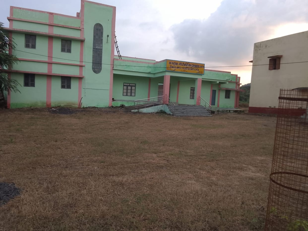 Damoh Theft worth lakhs from newly built hostel police investigating case
