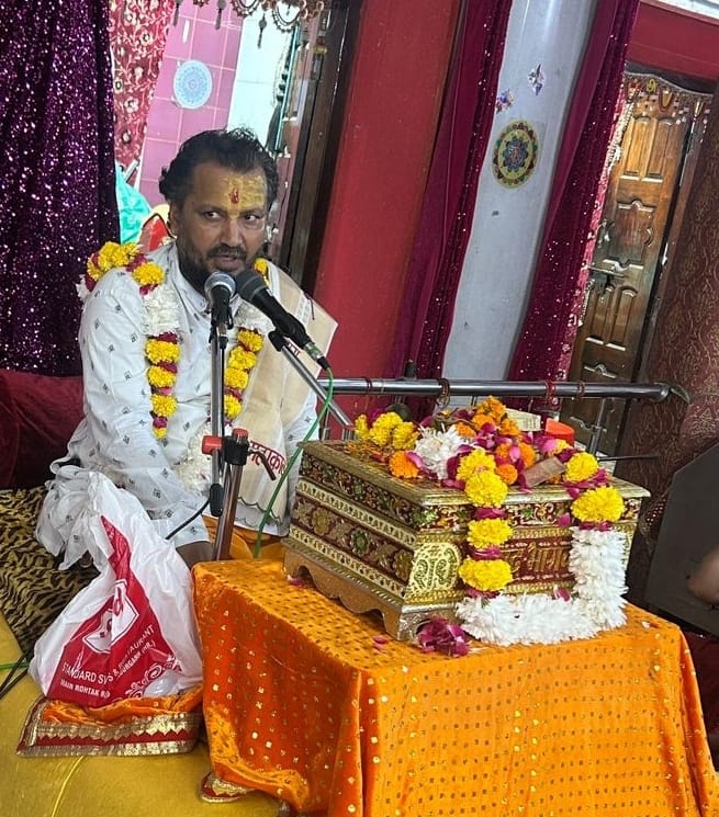 Story teller Khusiram Maharaj narrated the description of Shri Krishna Leela