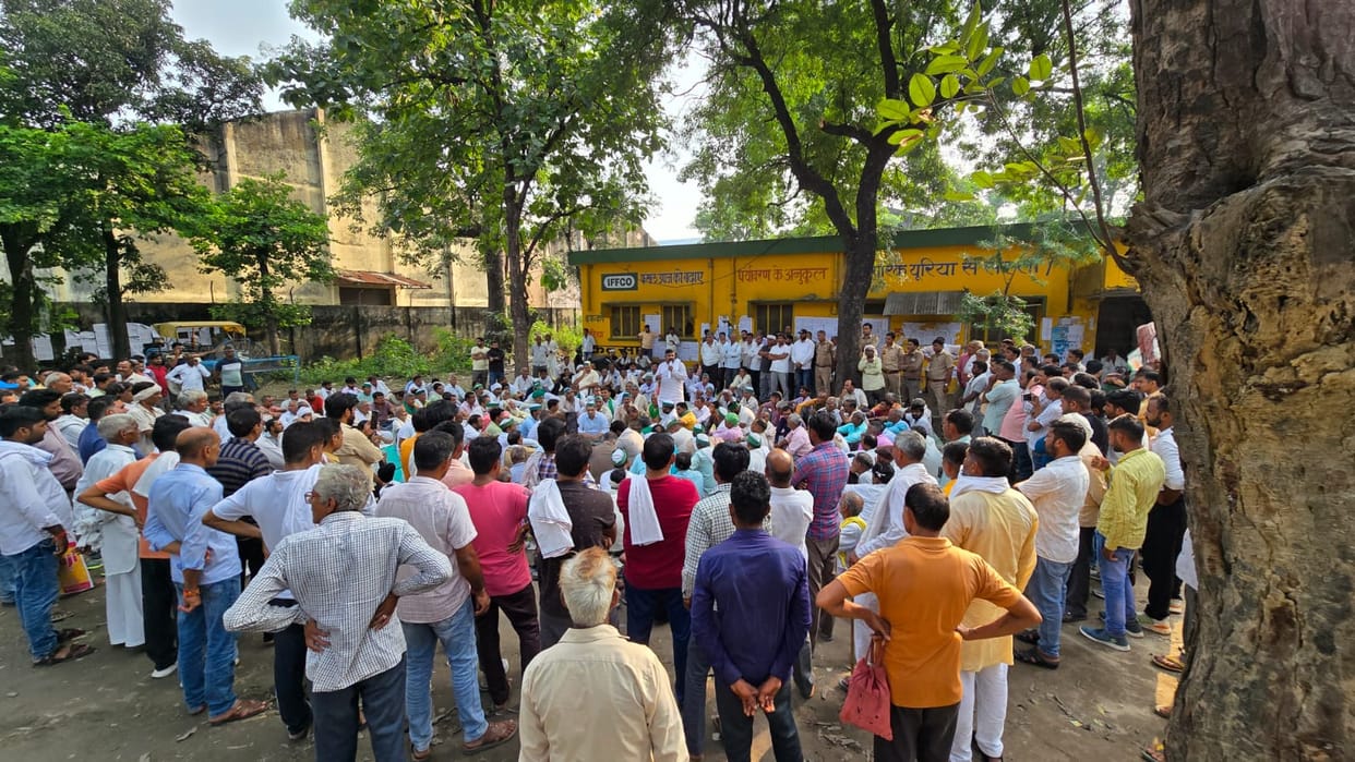 Protest in committee and police station