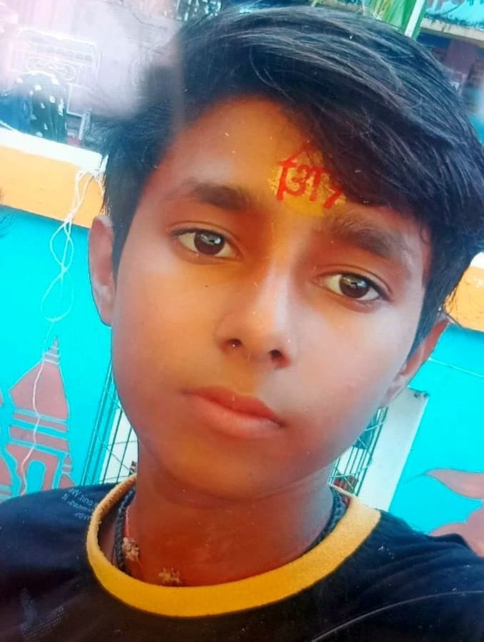 Teenager dies due to electric shock from fan