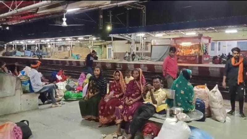 MNREGA game is going on on paper villagers forced to migrate in umaria