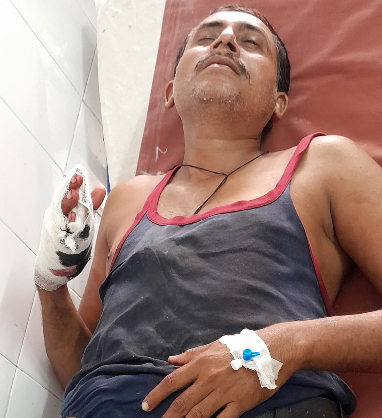 Attack with knife and gun butt in land dispute, two people injured