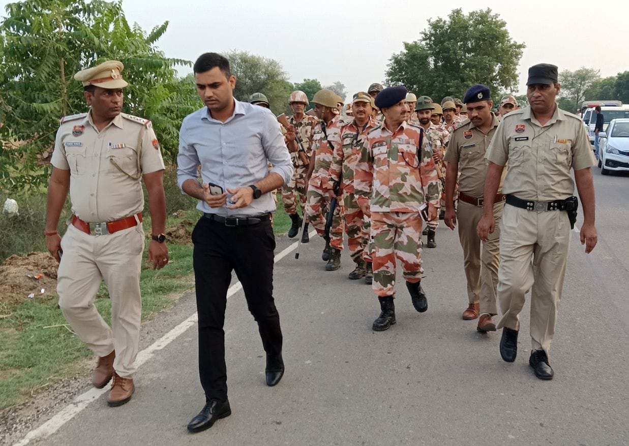 Police force and CRPF took out flag march