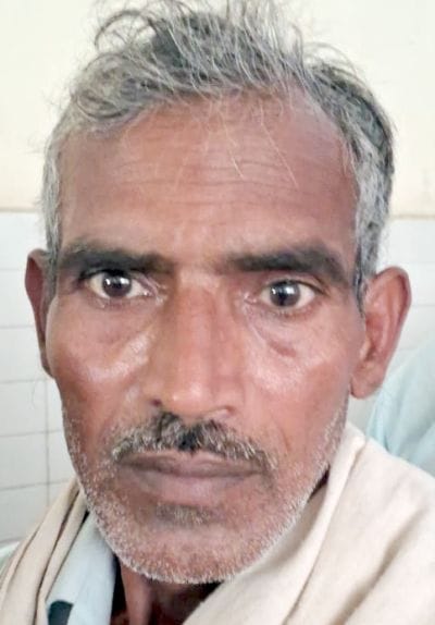 There was a queue of patients in the district hospital, patients were suffering from heat