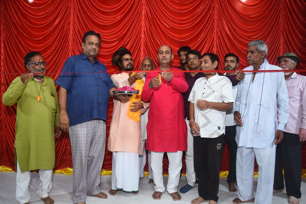 The staging of Ramlila begins with the chanting of Shri Ram.