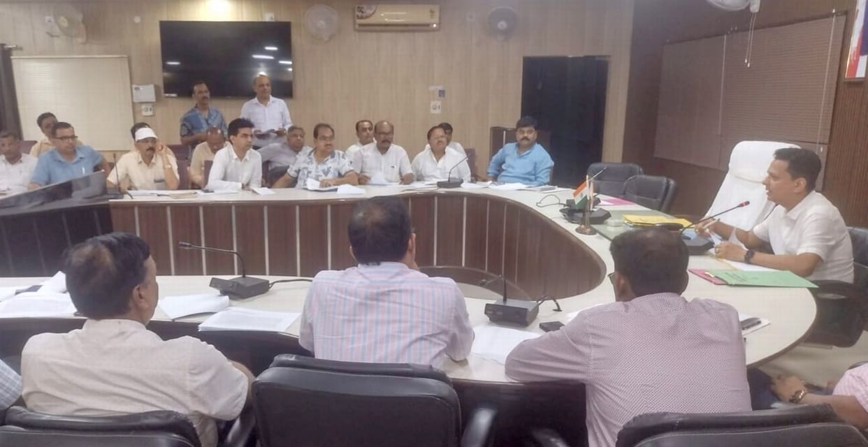 Solution to problems of entrepreneurs should be given on priority