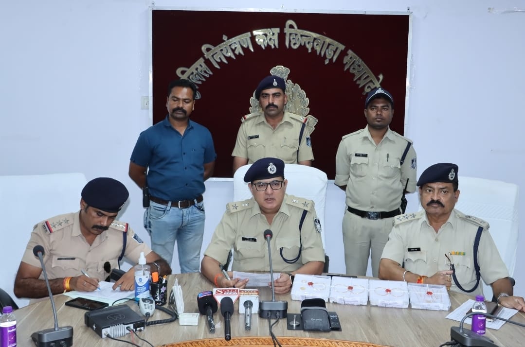 The addiction of online games has made a thief Kamthi Jewellers salesman steals jewellery worth Rs 7 lakh