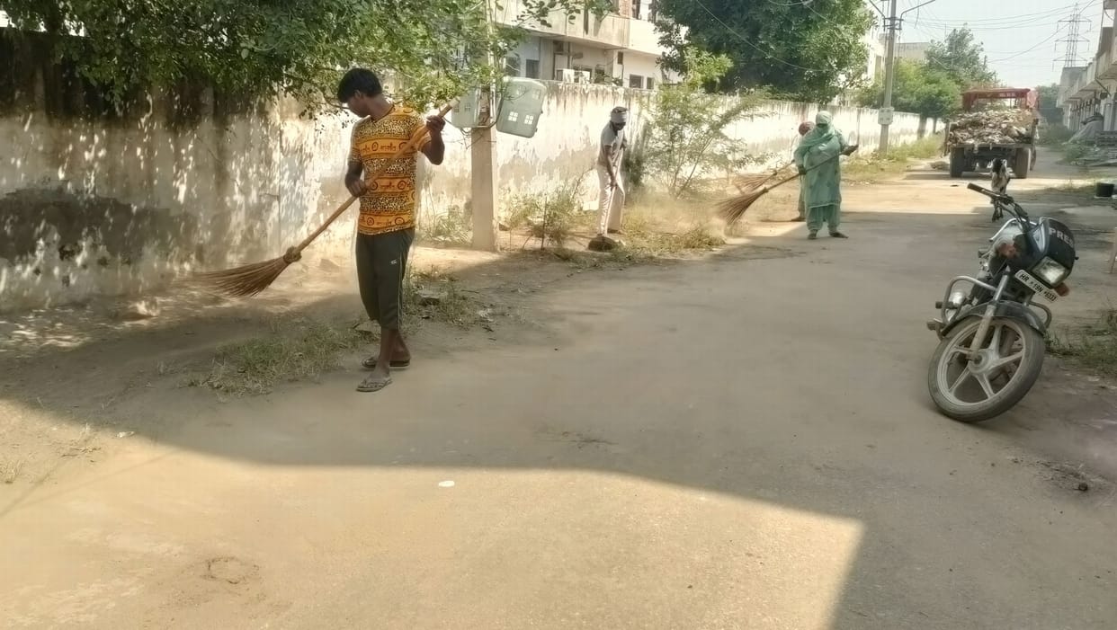 Garbage was lifted from Anaj Mandi Dadri