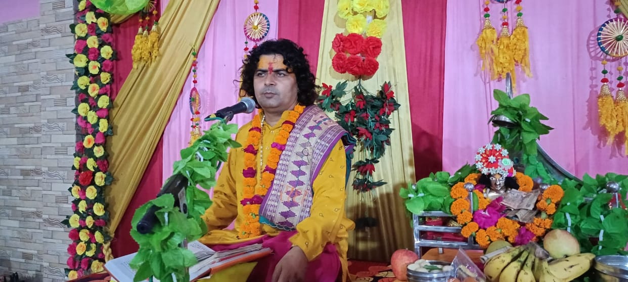 Bhagwat Katha gives salvation to ancestors: Mishra