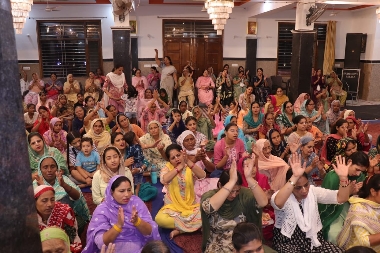Description of Govardhan Leelas in Bhagwat Katha