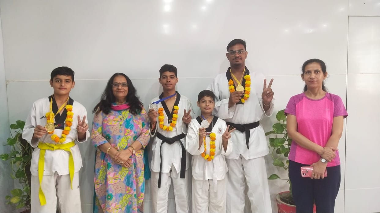 Welcome of winning players to school