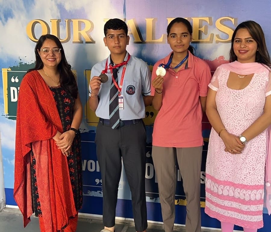 Sarika welcomed back after winning silver