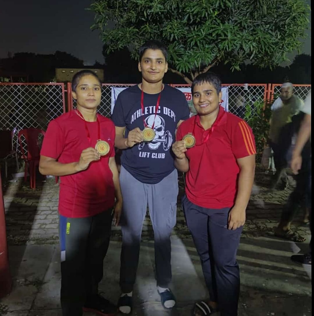 Wrestlers won three gold medals in state level school competition