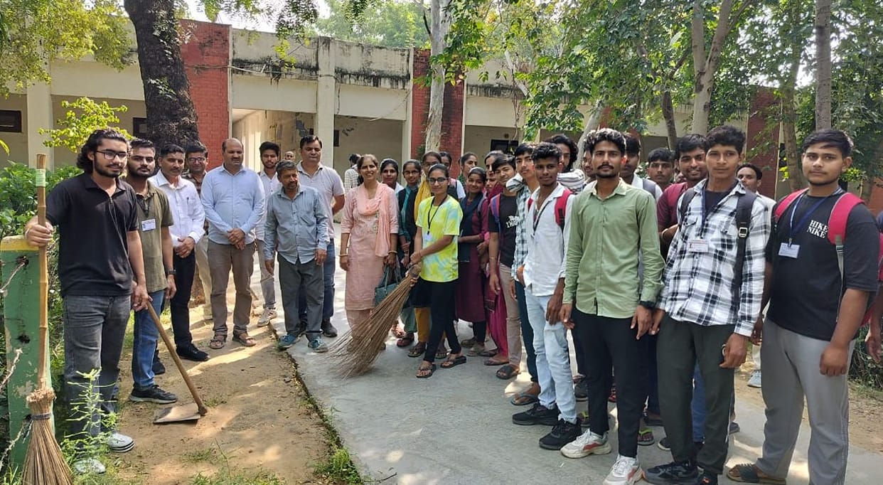 Cleanliness is a symbol of nation's progress: Dr. Somveer