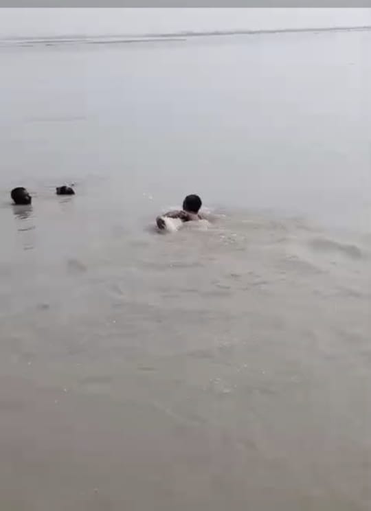An old woman jumped into the Ganges and was saved