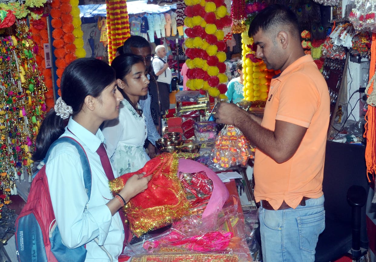 Pandals started getting decorated, Navratri will be celebrated with pomp