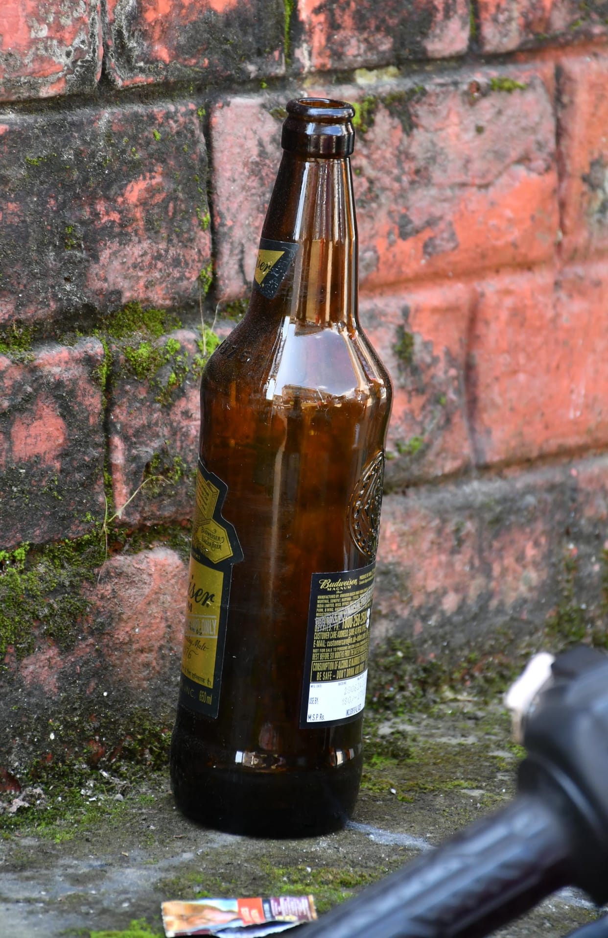 Meerut: A peg was made out of the acid kept in the bottle as liquor, it was sucked, the young man died