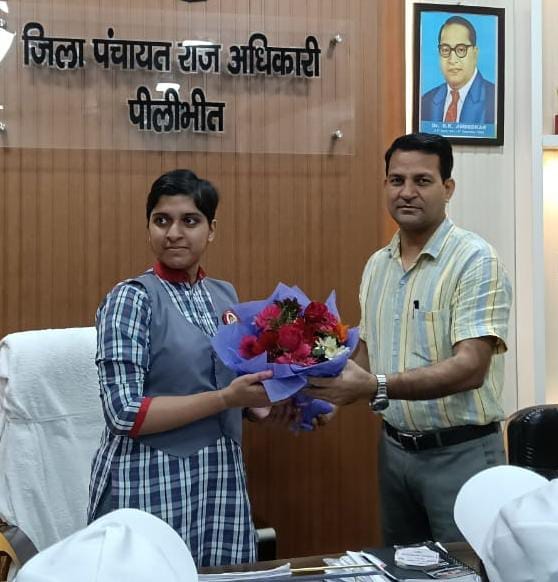 Class 11 student took charge of the district and gave instructions