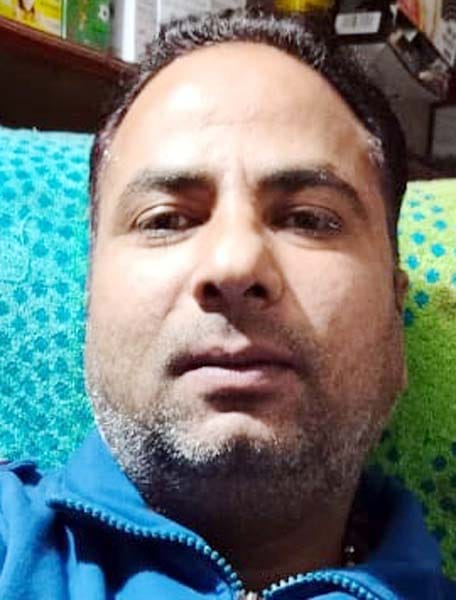 Gangsara's drug dealer dies in suspicious condition, dead body found in car in Bareilly