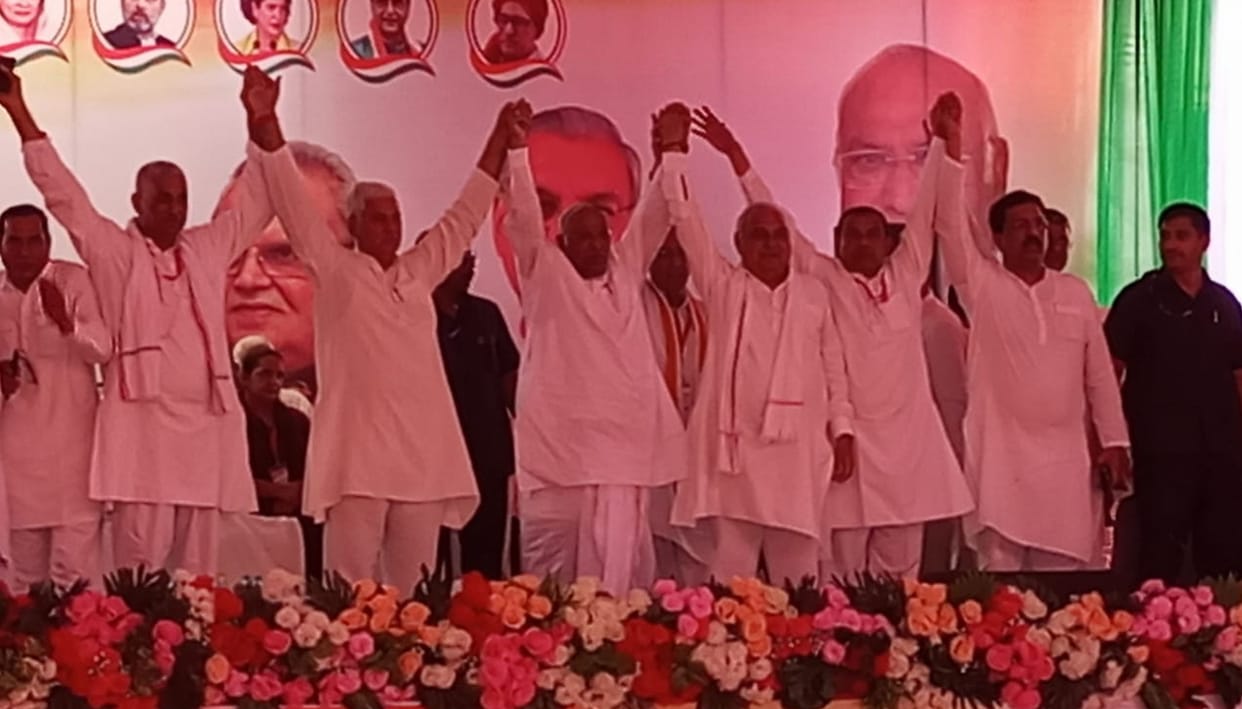 Salute to this area...there are more statues of martyrs than temples: Mallikarjun Kharge