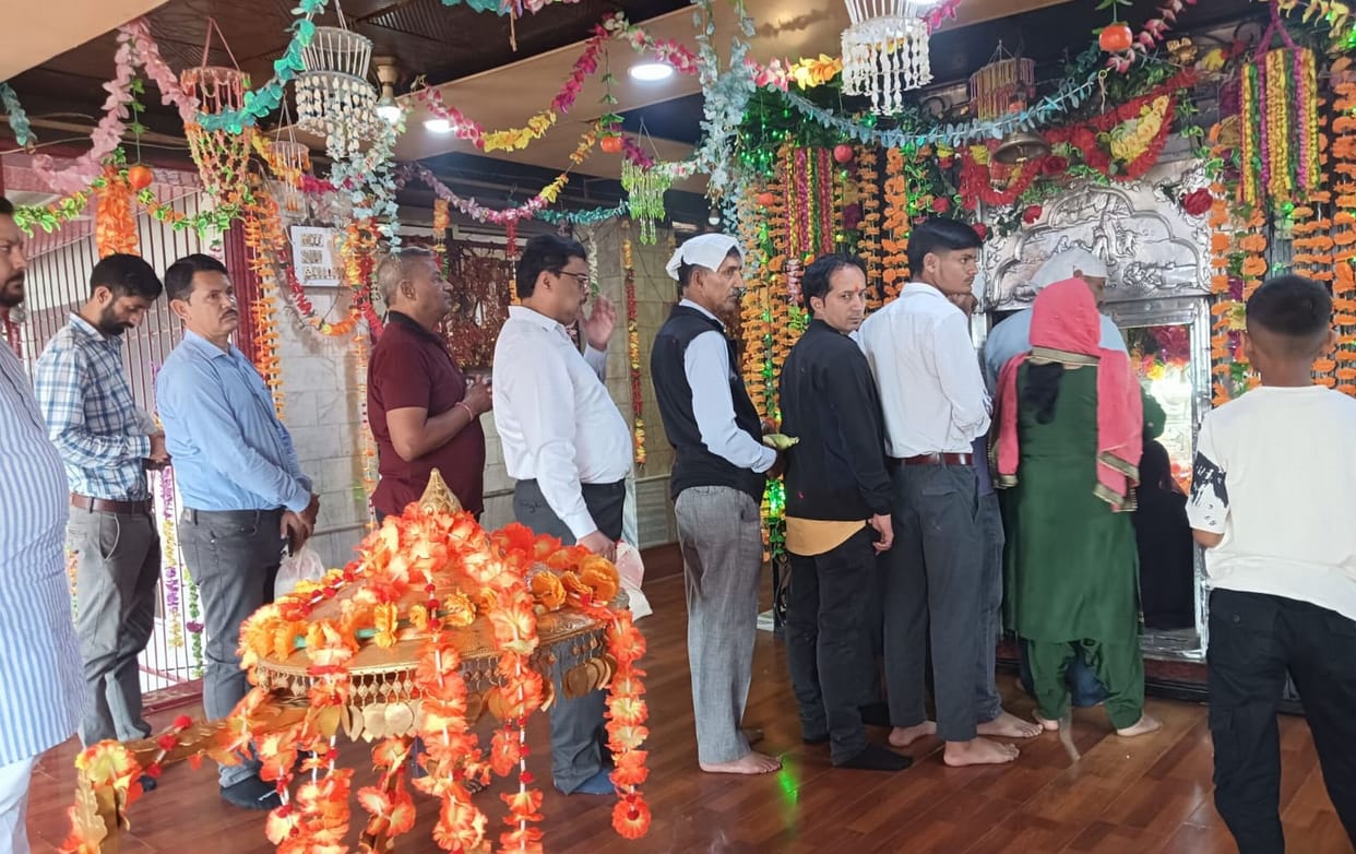 Bhalei temple echoed with the cheers of the mother, two thousand people bowed their heads