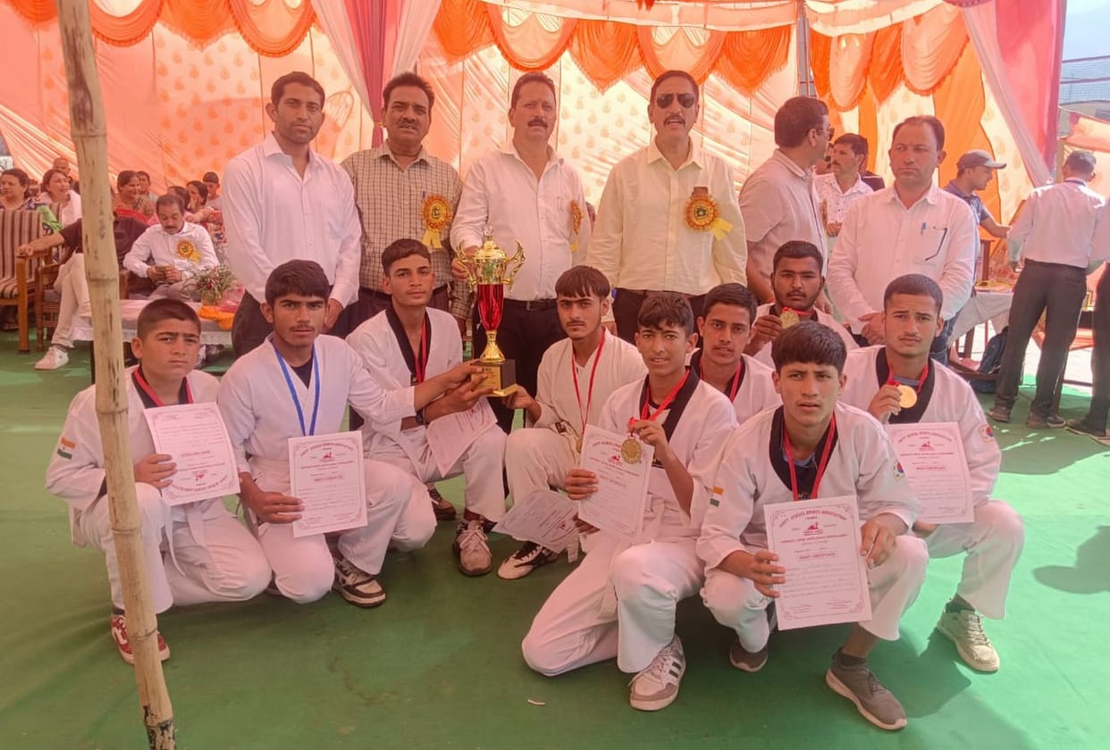 Mangali school students dominate in district level competition