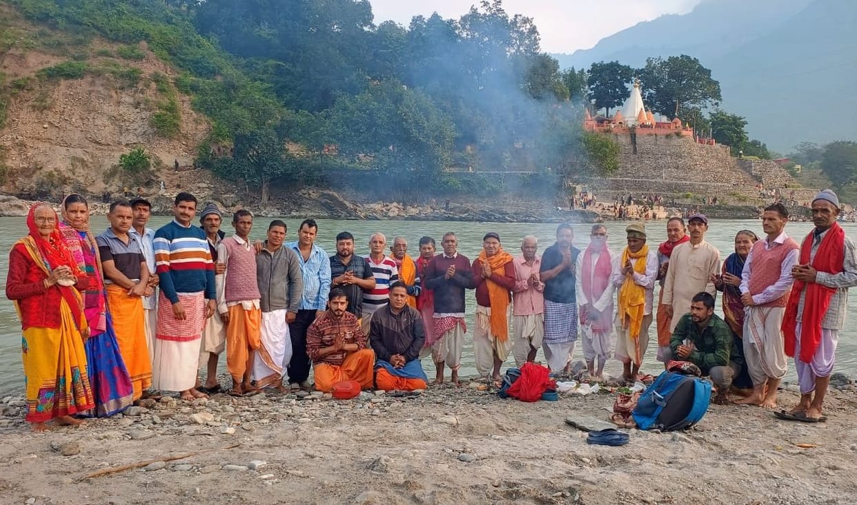 Devotees gathered in Rameshwar and Pancheshwar on the first Navratri