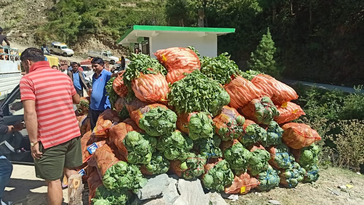 Middlemen earn more money than farmers in perishable commodities, RBI report reveals