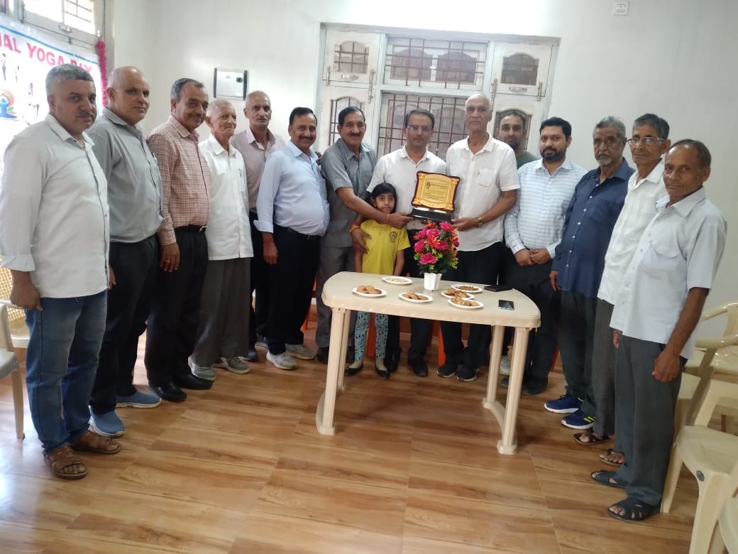 Kalyan Sangh honored SDM Sanjay in the farewell ceremony