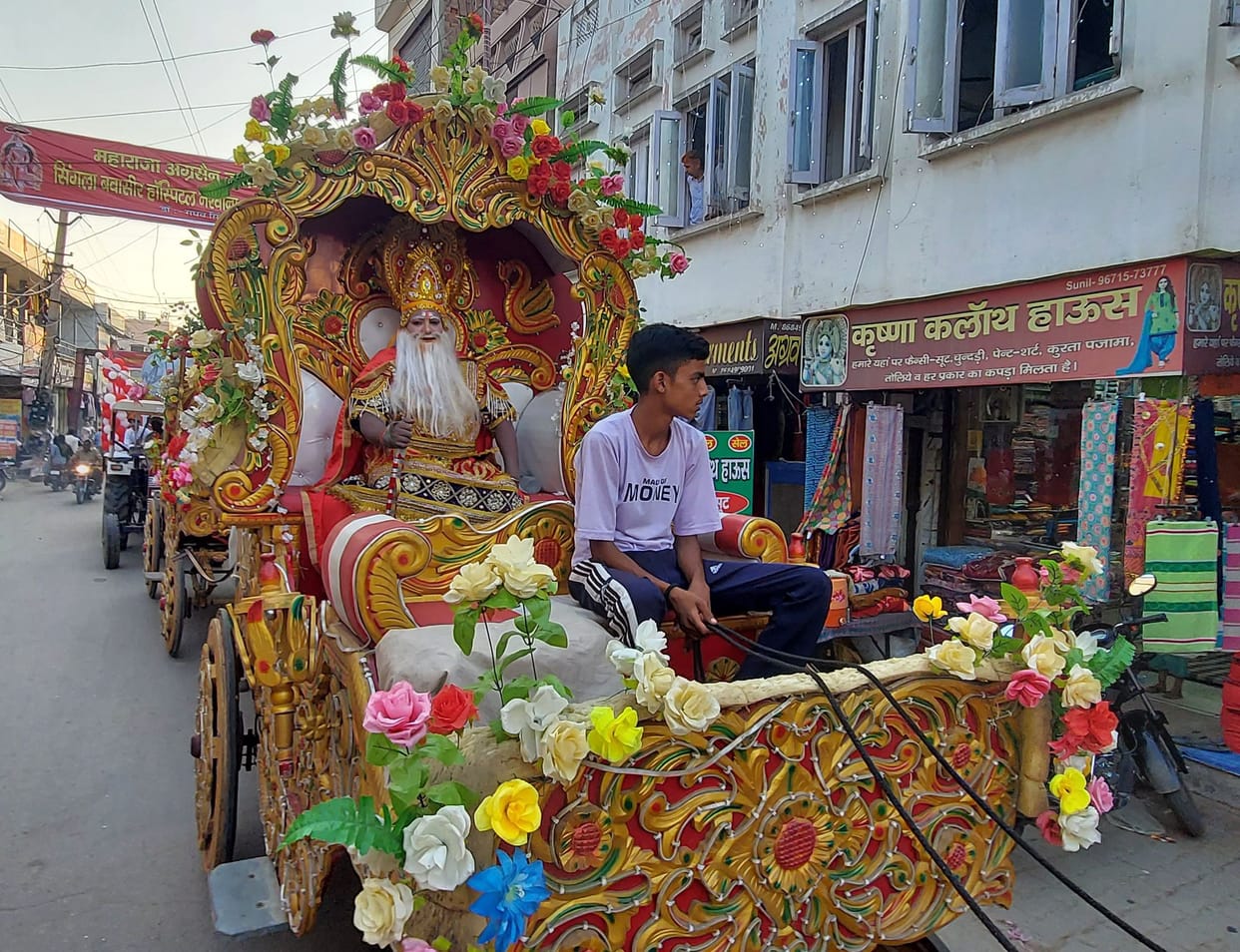 Procession taken out on Maharaja Agrasen Jayanti