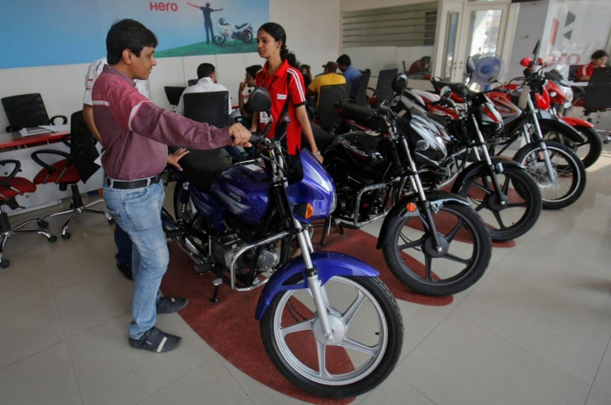 More than 500 two-wheelers and 250 four-wheelers were sold on the first day of Navratri.