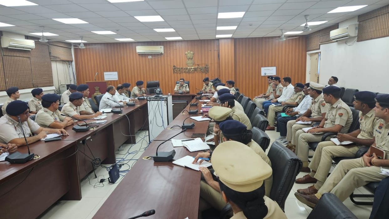 Take strict action against those who obstruct the election process: SP
