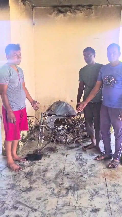 Damoh Three bikes burnt to ashes in fire caused by short circuit in PM residence