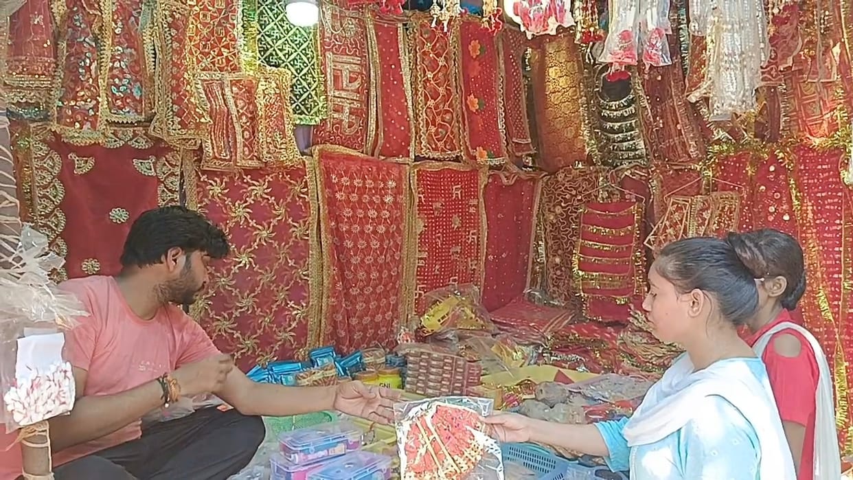 Prices of fruits and dry fruits increased along with puja materials on Shardiya Navratri.