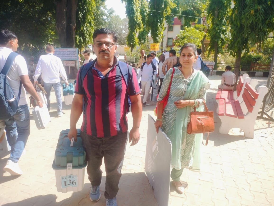 Polling parties reached the polling station