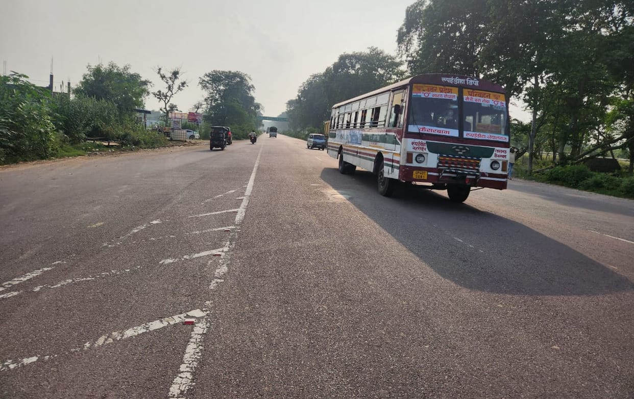 Vehicles will speed on the four lane highway from Barabanki to Rupaidiha