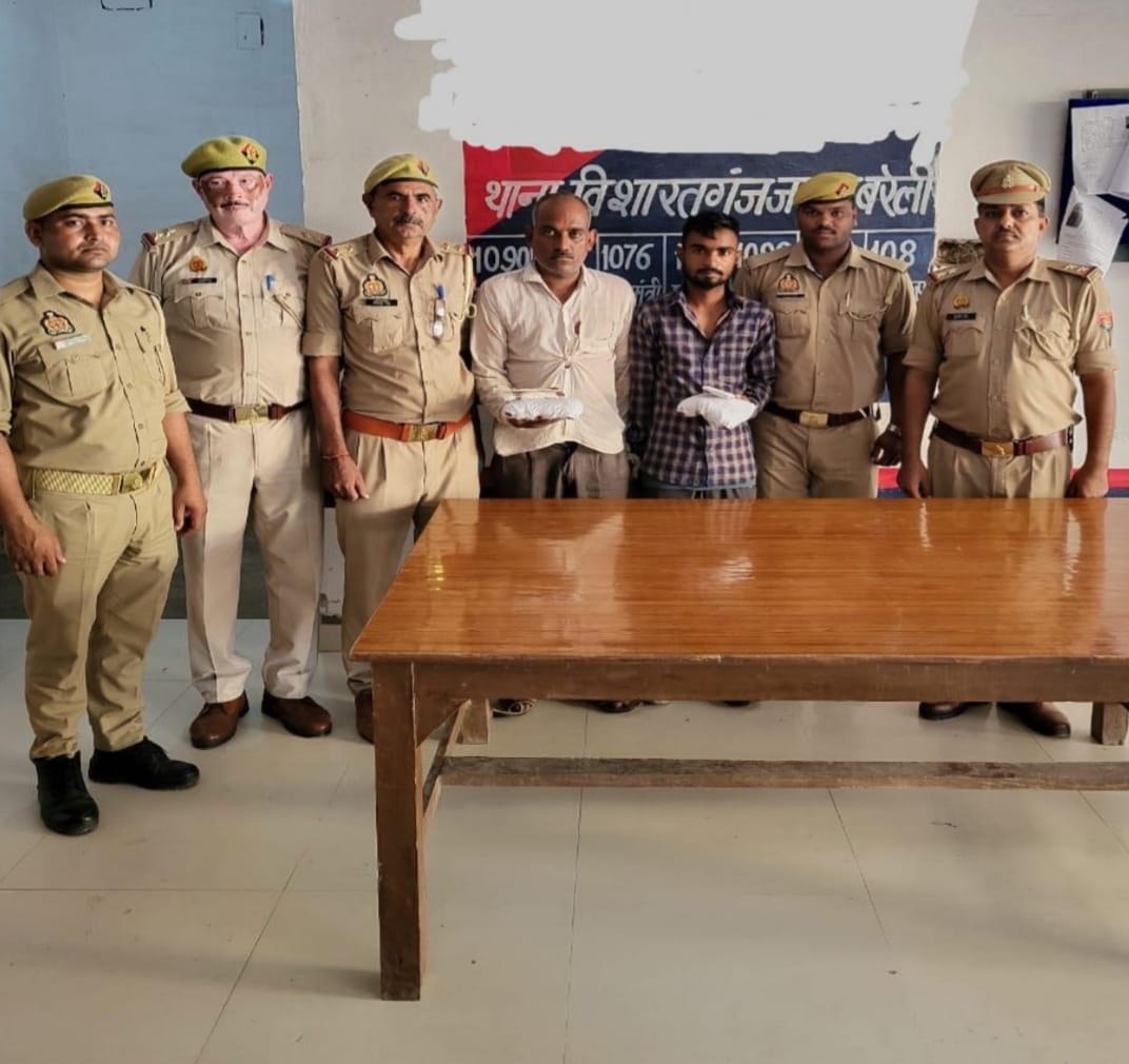 Two smugglers caught with three kilos of opium