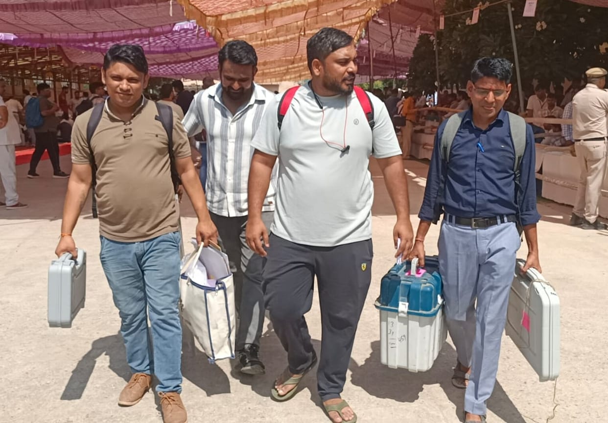 Polling parties leave with voting material