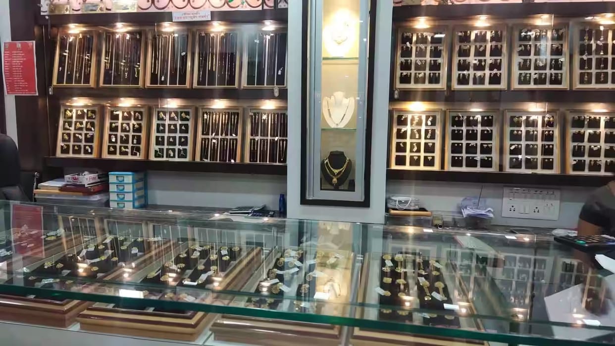 boom in gold shopping in Agra markets on Akshaya Tritiya 2025