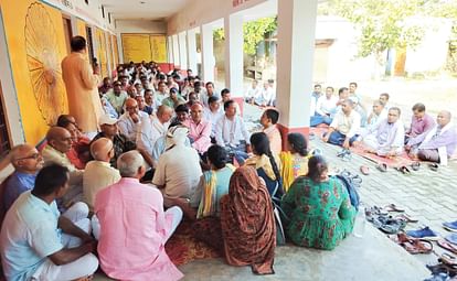 Teacher organizations held condolence meeting, gave memorandum