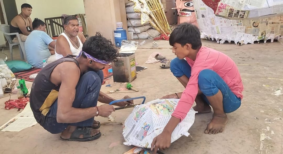 Muslim artisans are busy making effigies for Dussehra in Ajmer